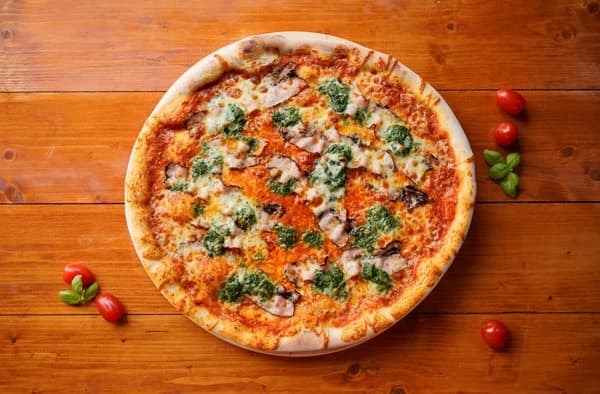 10. Pizza Con Spinaci