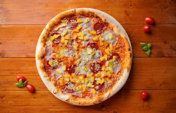 26. Pizza Hawai speciál