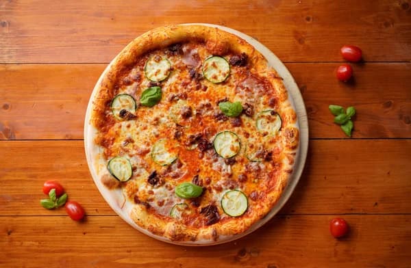 27. Pizza Al Prosciutto di Zucchine
