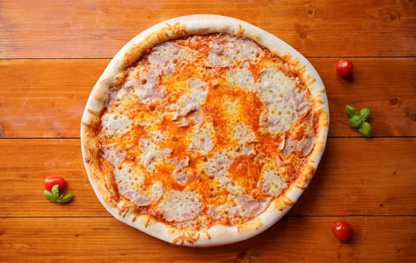 2. Pizza Al Prosciutto