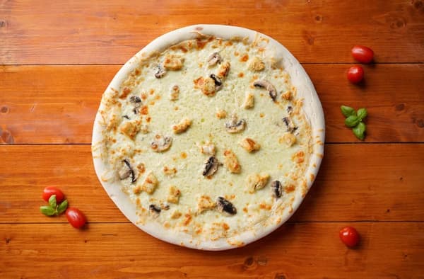 31. Pizza Porcini