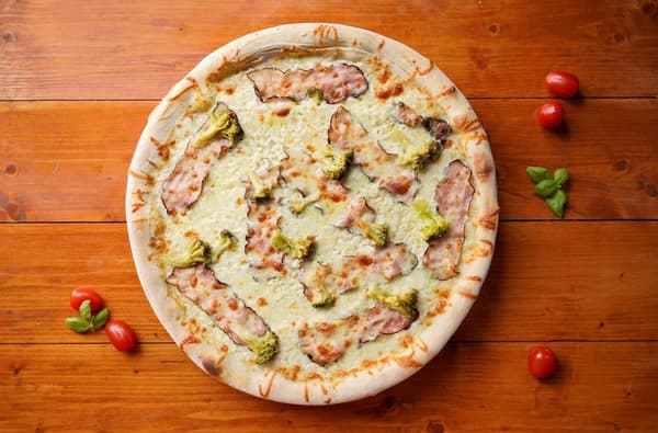 33. Pizza Al Pancetta di Panna