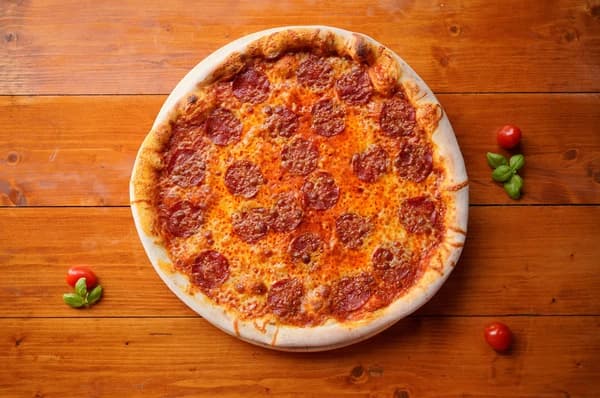 6. Pizza Al Salame